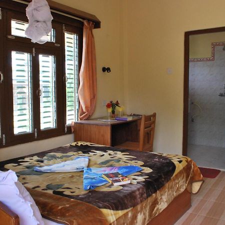 Rainbow Safari Resort Sauraha Zewnętrze zdjęcie