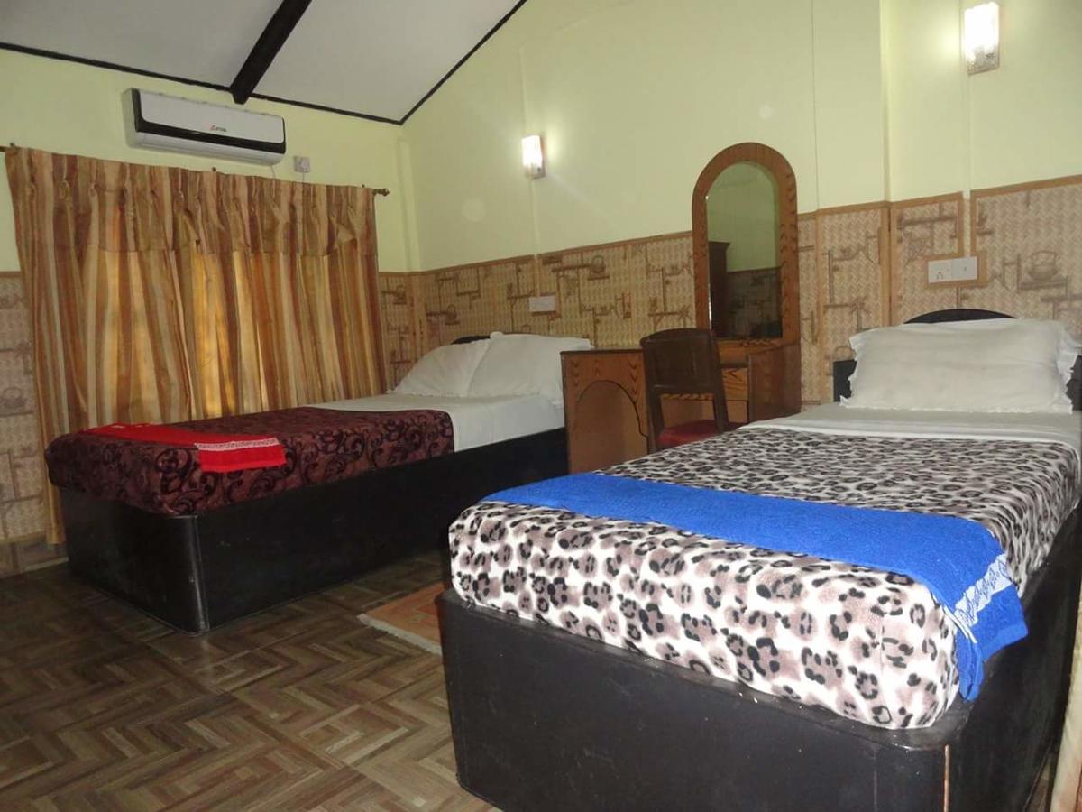 Rainbow Safari Resort Sauraha Zewnętrze zdjęcie