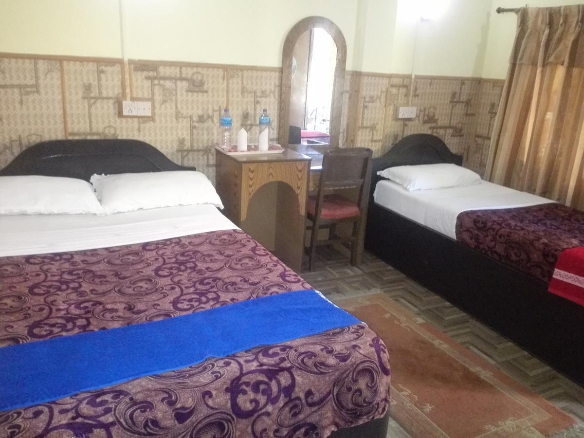 Rainbow Safari Resort Sauraha Zewnętrze zdjęcie
