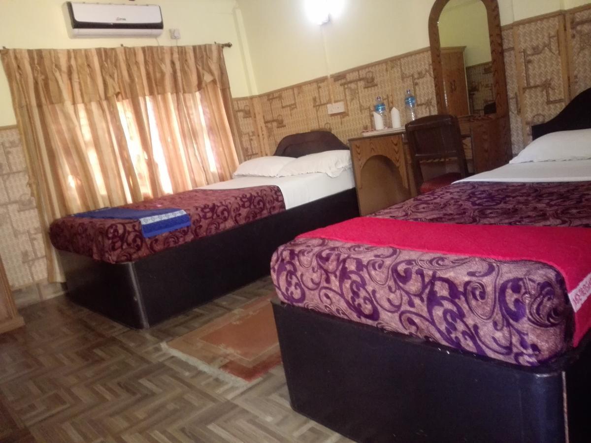 Rainbow Safari Resort Sauraha Zewnętrze zdjęcie